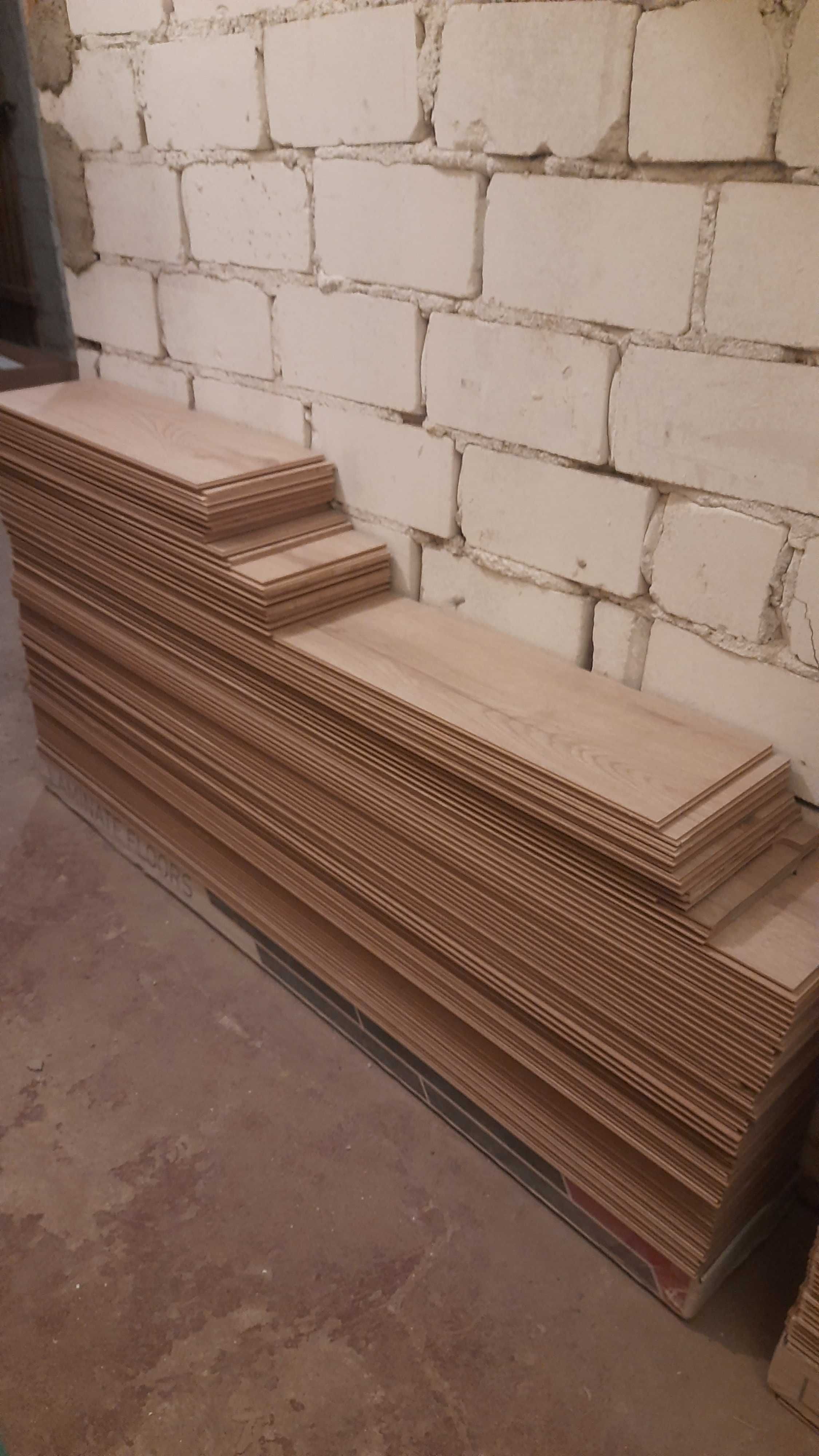 Panele SWISS KRONO - DĄB AXEL OAK / DĄB WŁOSKI - 48 m2 nieużytkowane