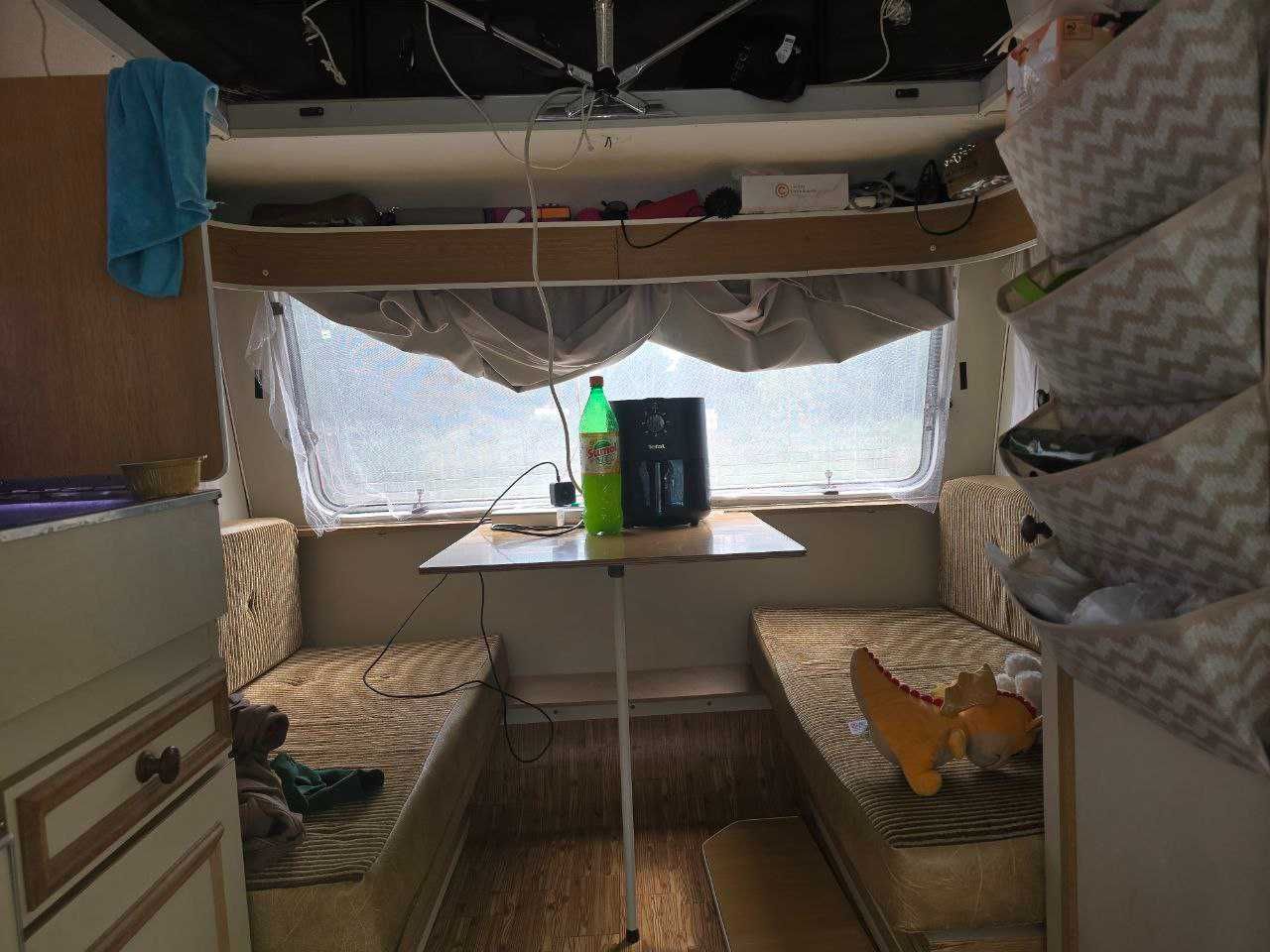 Estou vendendo uma pequena e linda caravana com números locais