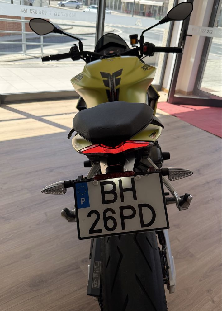 Aprilia Tuono 660 de 2023 com 2500km