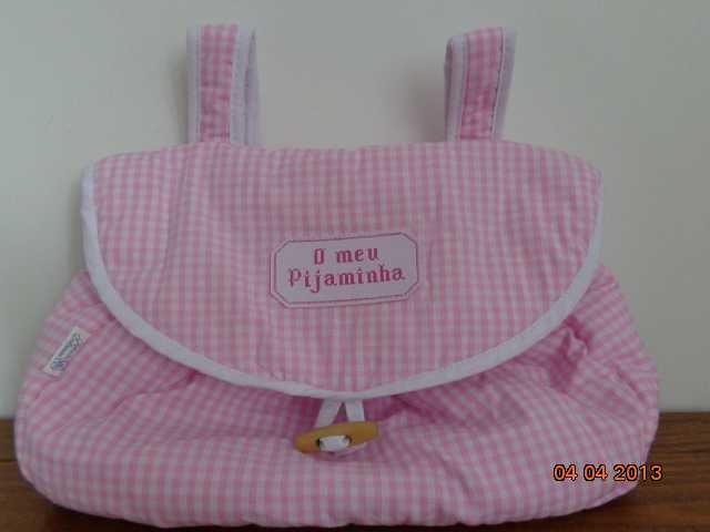 Bolsa para pijama ou brinquedos, para pendurar na cama