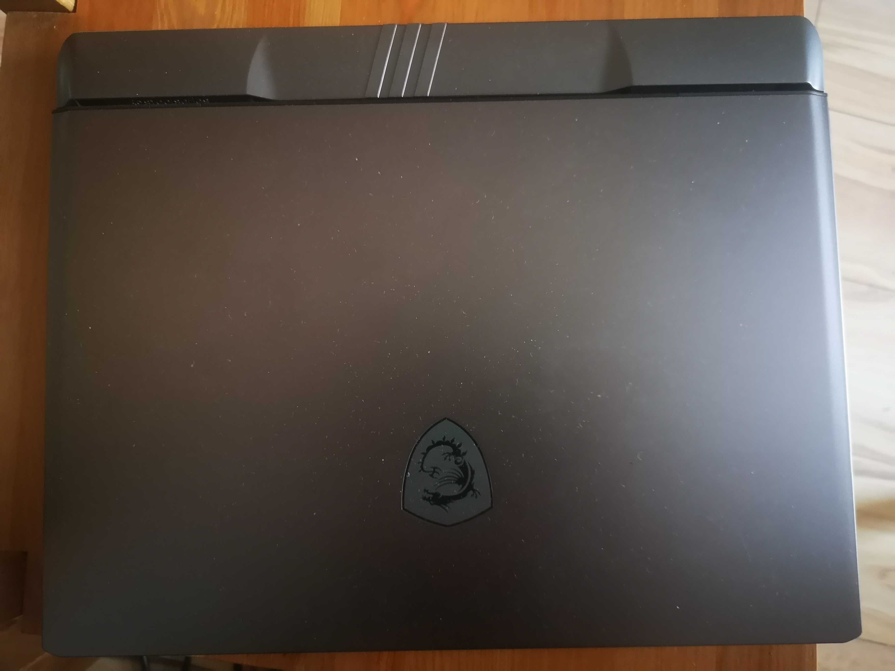 Laptop MSI VECTOR 16" i9 13950HX GP68HX RTX 4080 12 GB 32 GB RAM 3TB