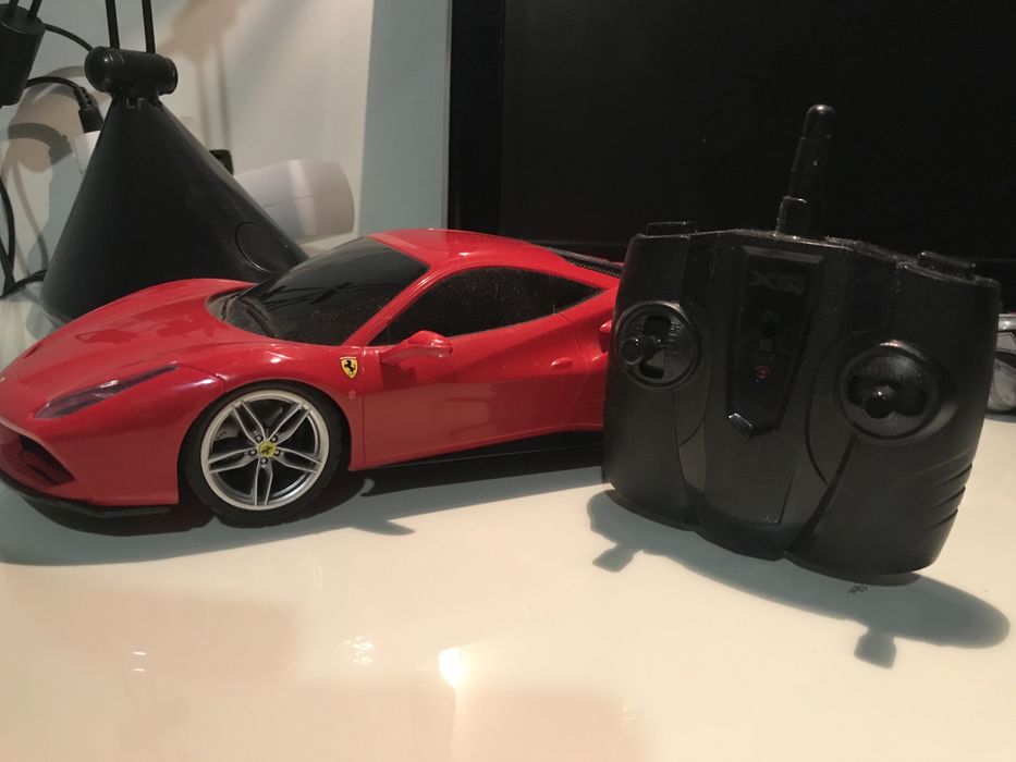 Carro Ferrari 26 cm