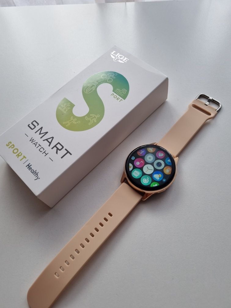 Smartwatch złoty
