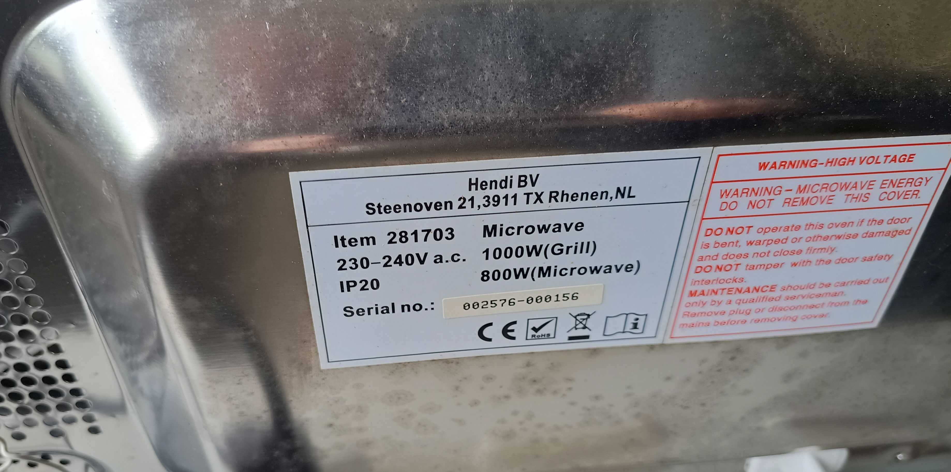 Kuchenka mikrofalowa firmy Hendi z funkcją grilla plajta!