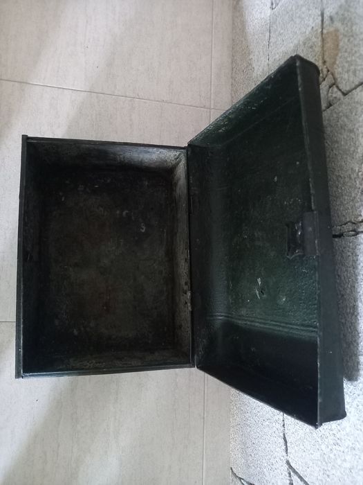 Baú pescador antigo chapa