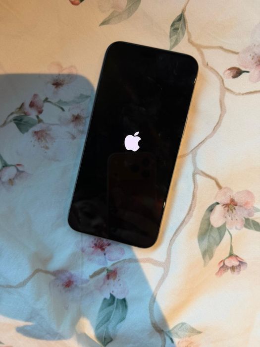 Iphone 15 Pro Max em Cinza - 256 GB