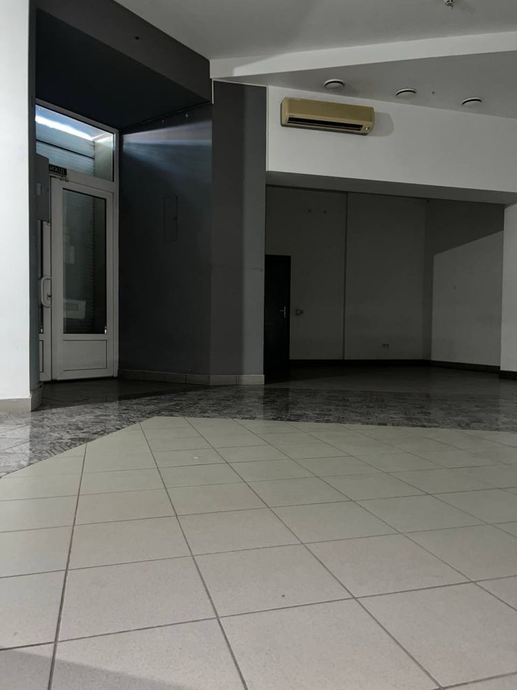 Оренда комерційного приміщення 116 м² з фасадним входом