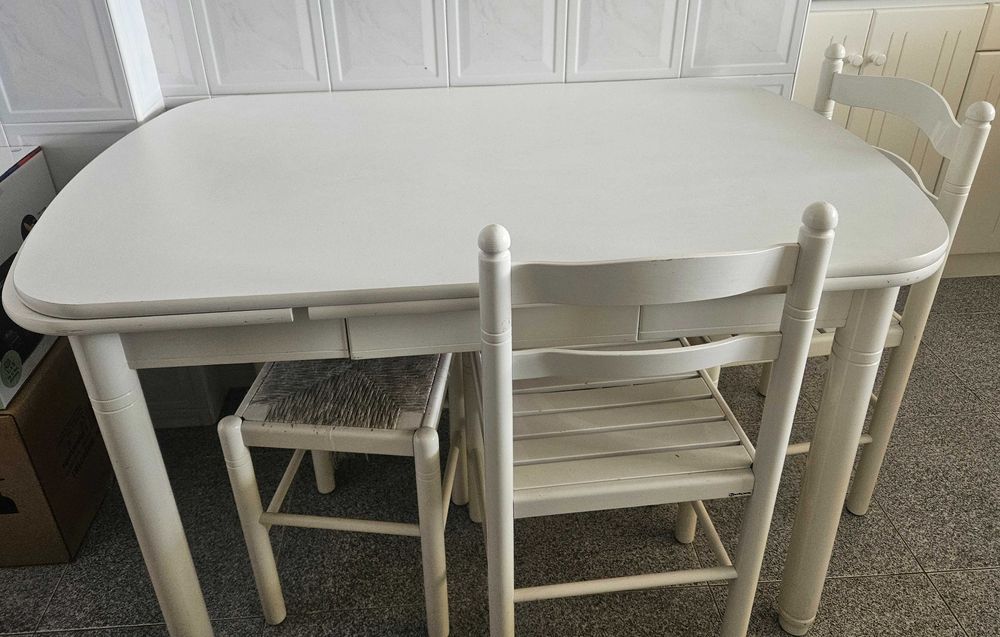 Mesa de cozinha com extensão