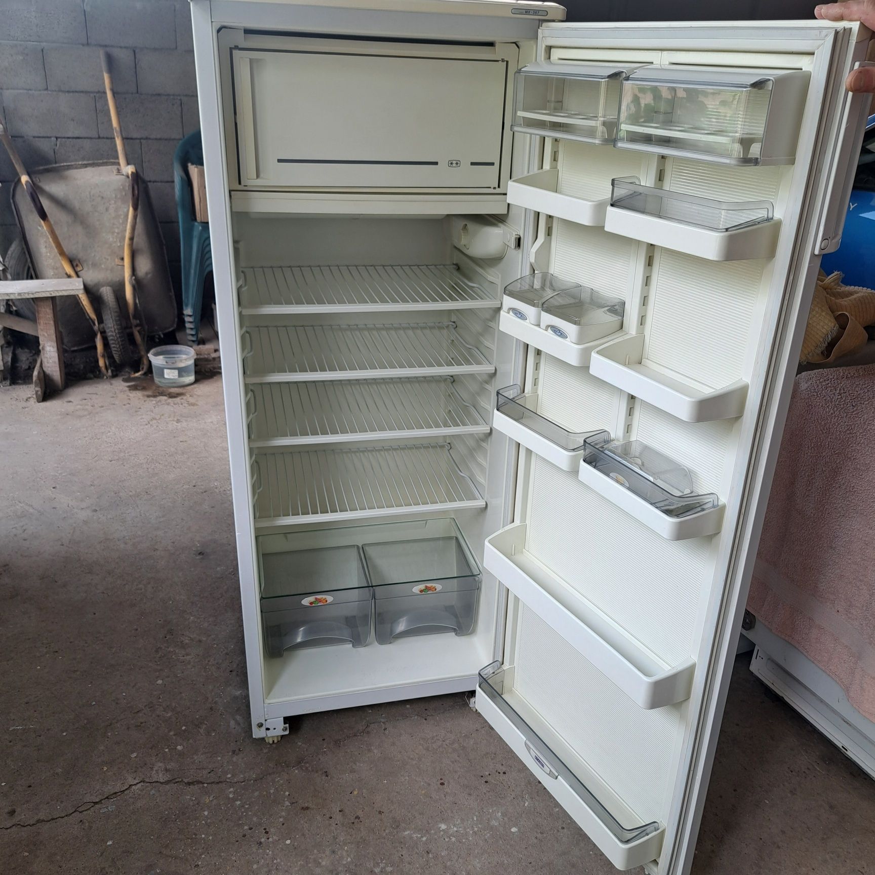 Продам холодильник Атлант