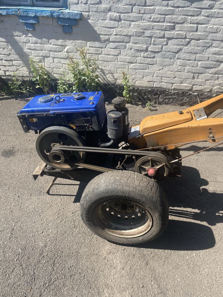 Продам мотоблок на повному ходу
