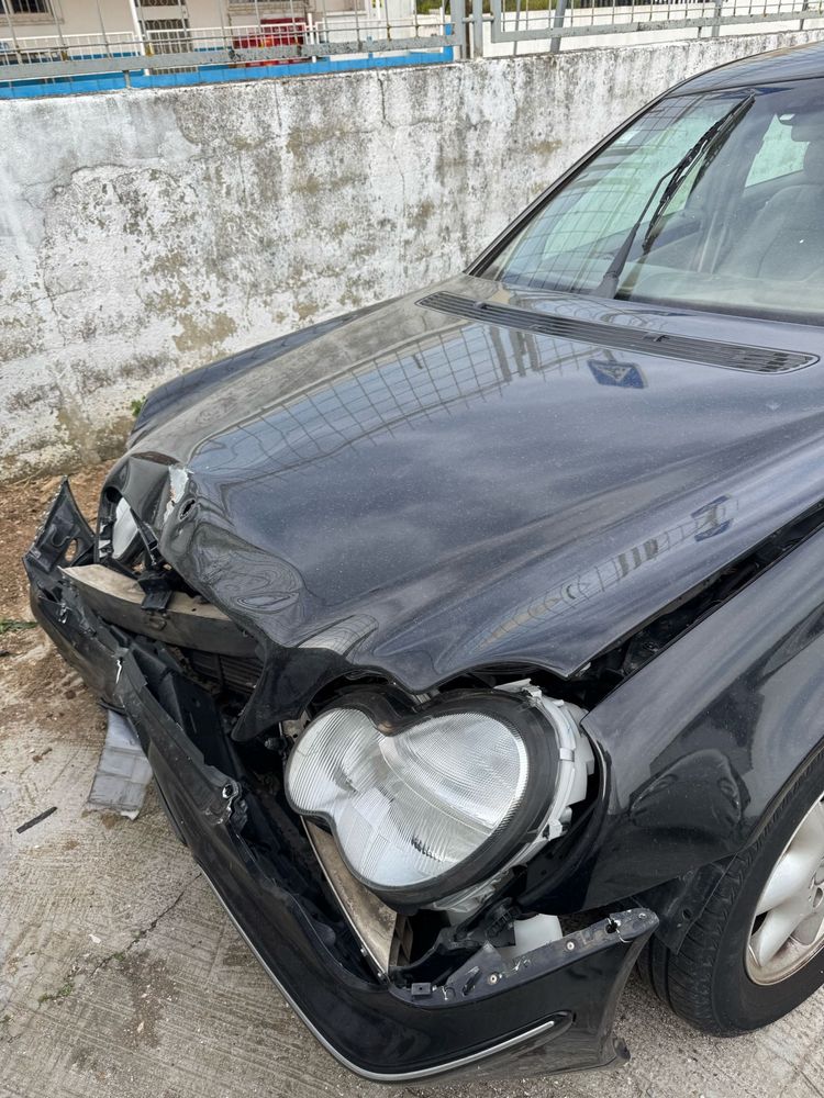 Mercedes C 220 CDI 2002 para pecas ou reparar
