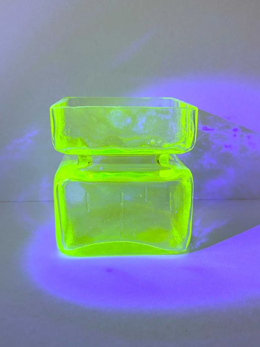 Wazon uran, Helena Tynell Uranium