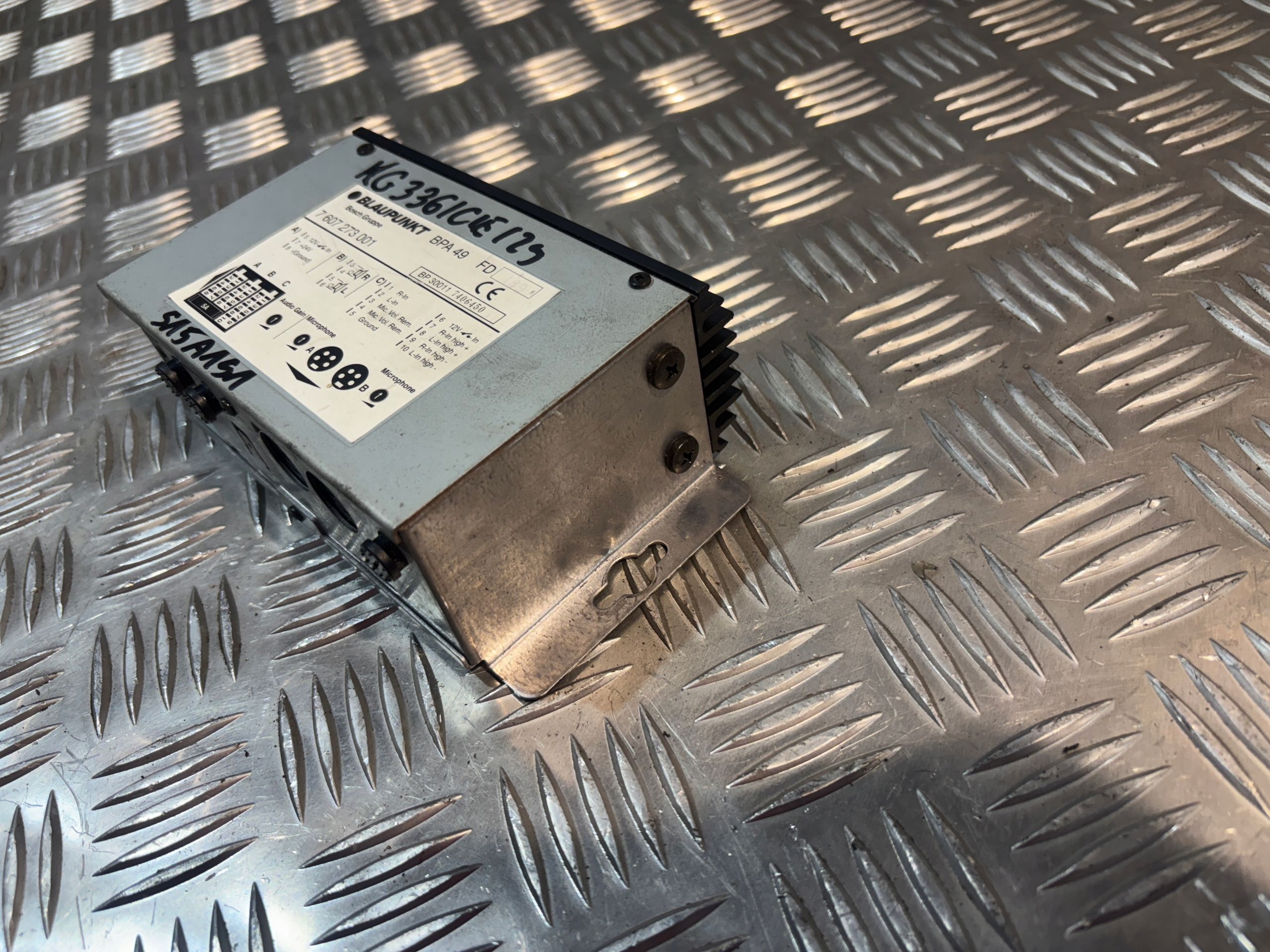 Wzmacniacz blaupunkt