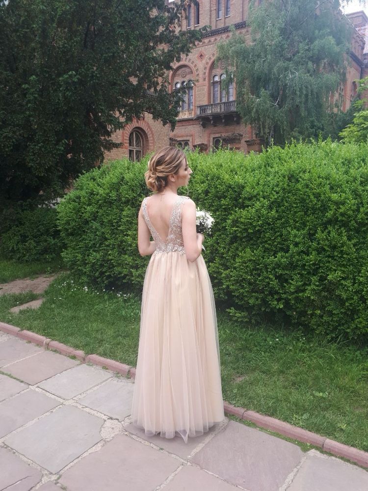 Вечірня сукня