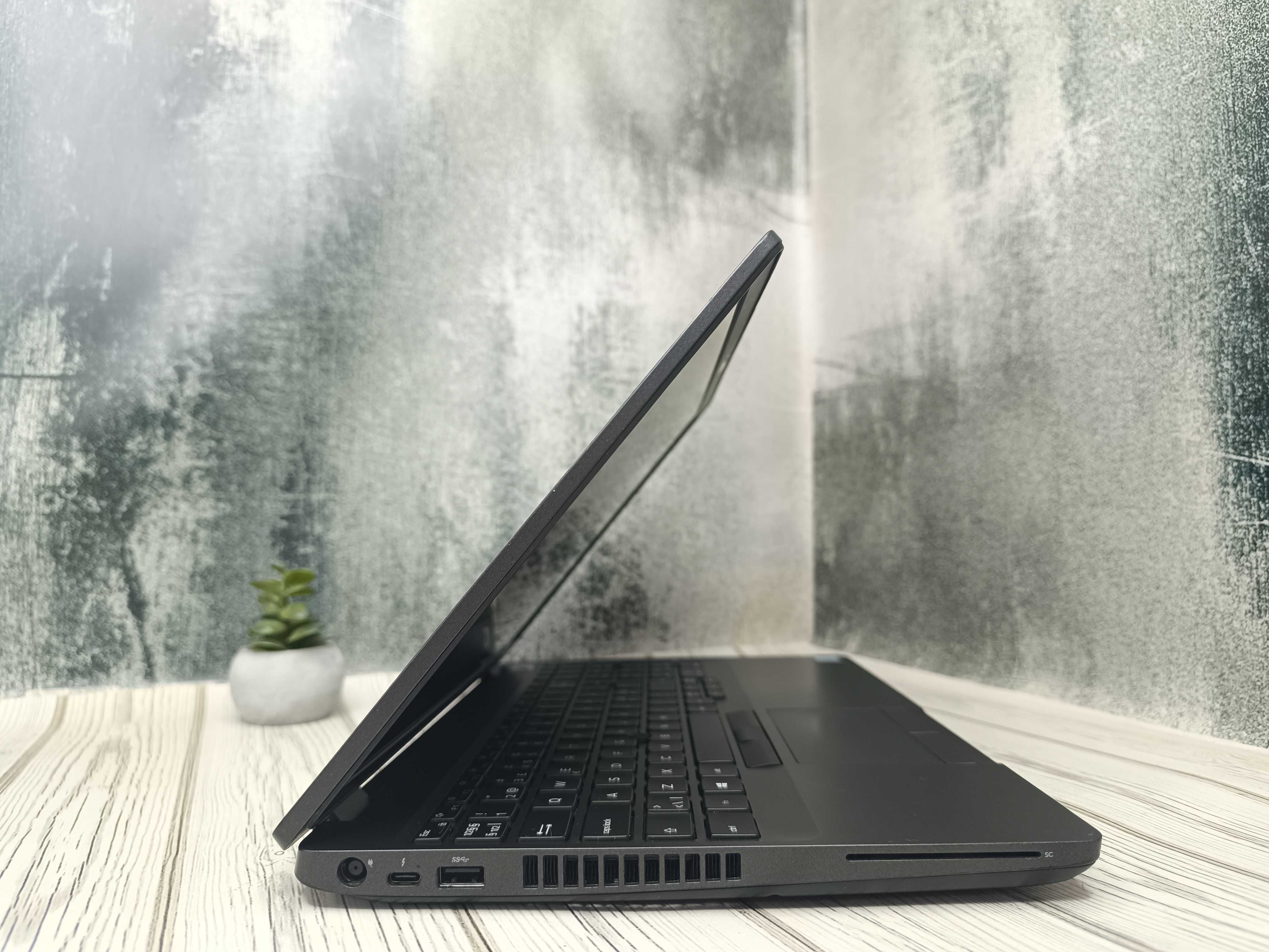 Dell Latitude 5501 15.6" FHD|i5-9400H|8 ГБ|SSD 256GB|NVIDIA MX150 2GB
