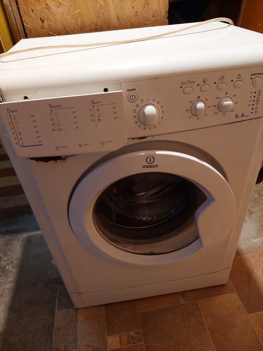 Пральна машина автомат Indesit 5кг робоча