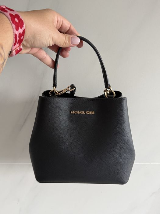 MICHAEL KORS – Mini Tote Preto em Pele Saffiano