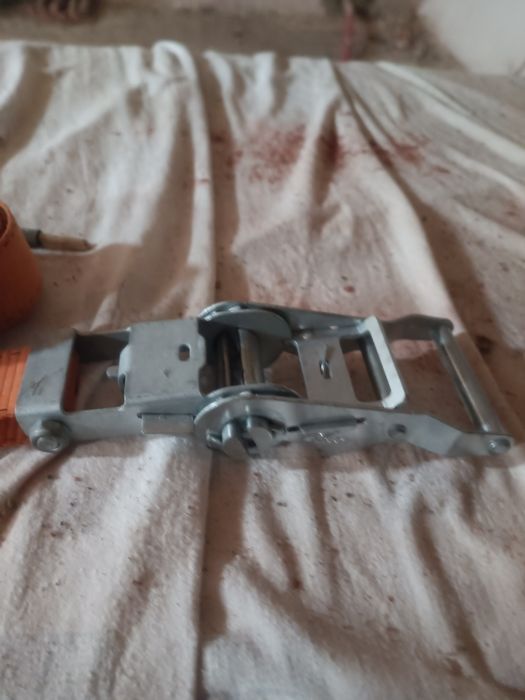 Cinta para prender carga