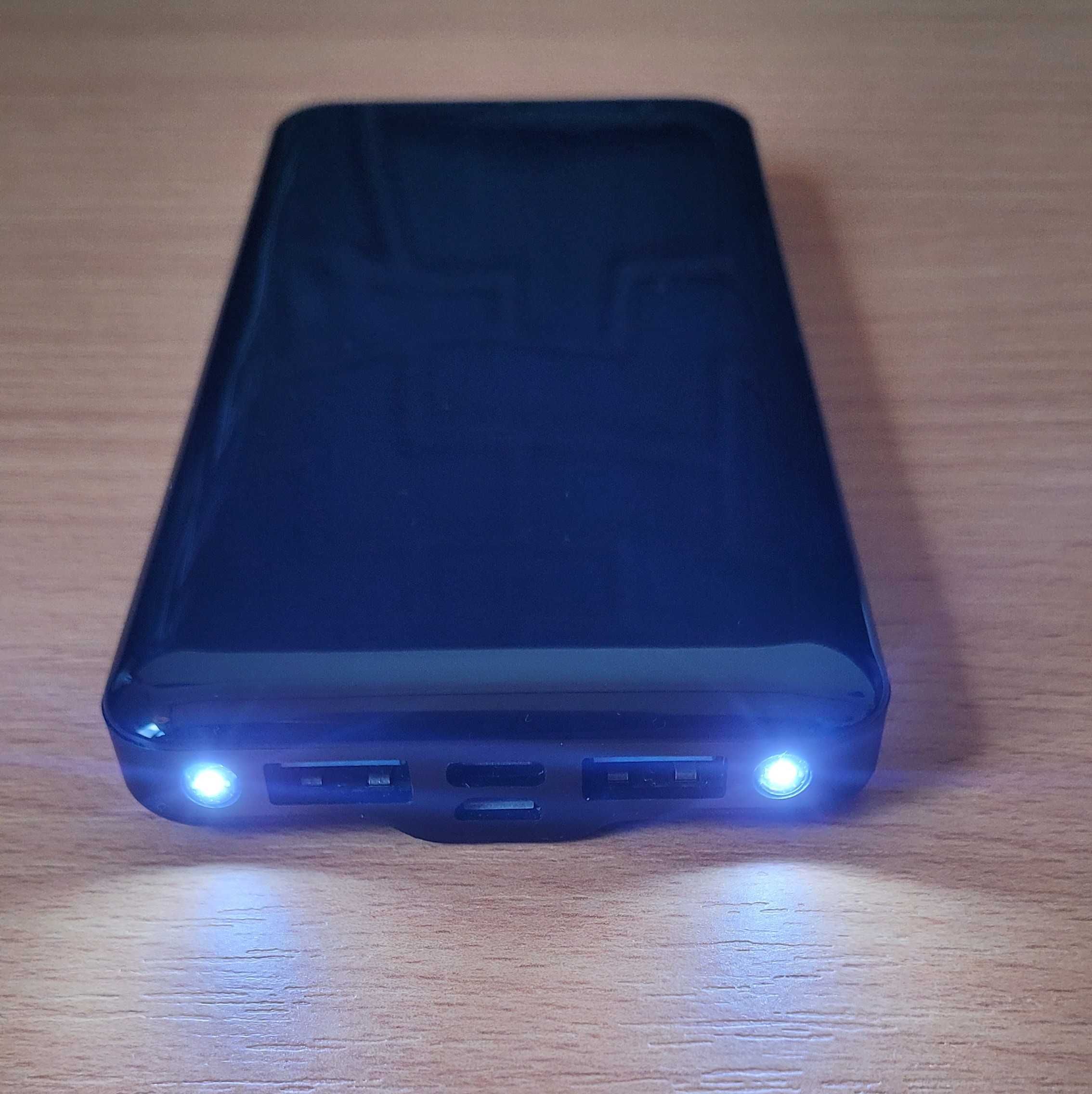 Power bank o pojemności 12000 mAh. szybko ładujący 22,5W