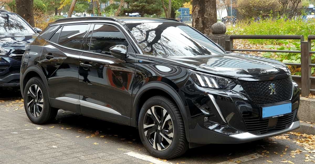 Viatura PEUGEOT E-2008 para aluguer semanal (APENAS PARTICULARES)