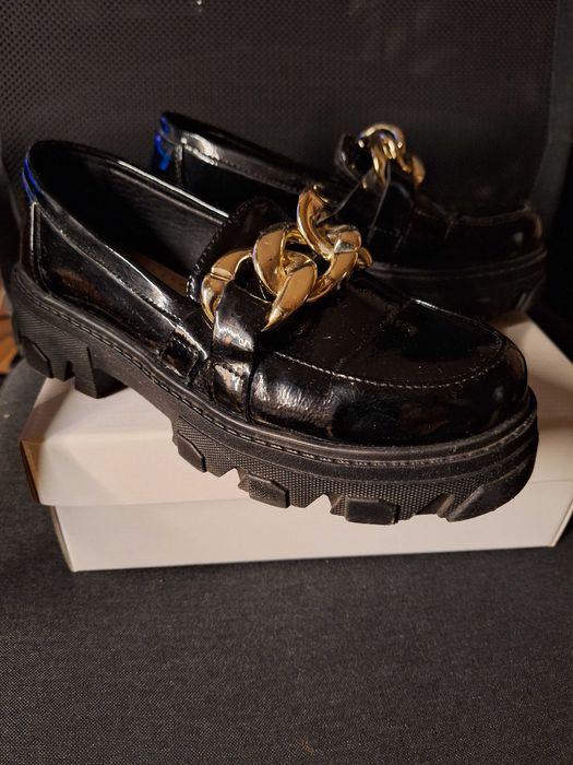 Buty damskie 39 lakierowane