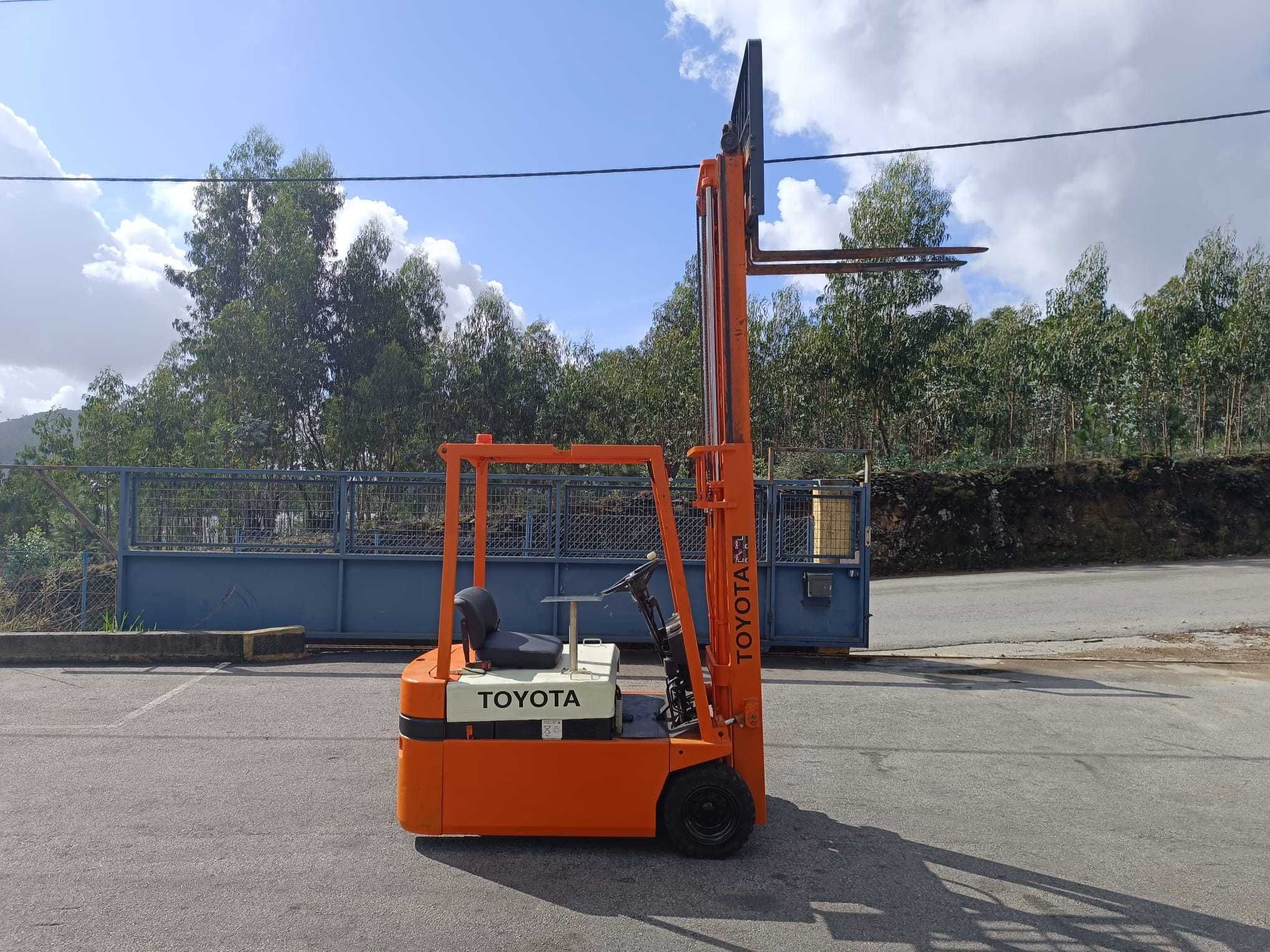 Empilhador Elétrico TOYOTA