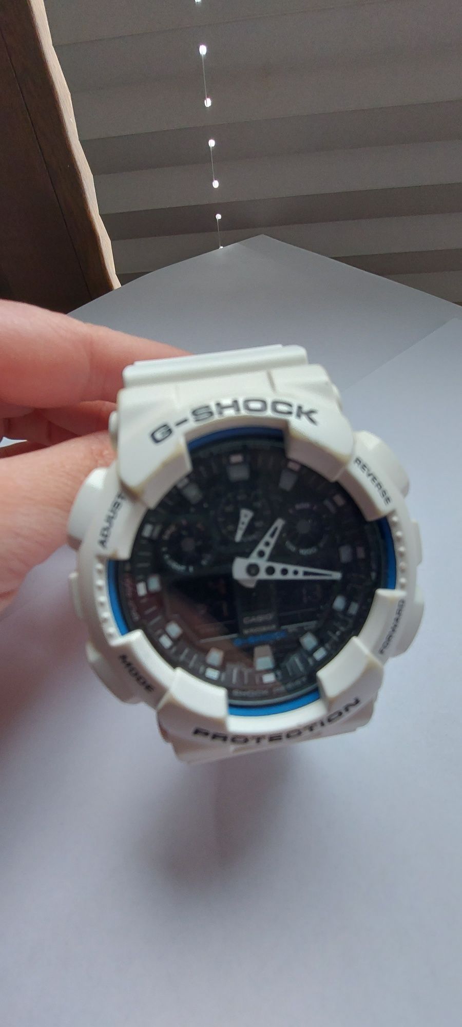 Zegarek g-shock biały