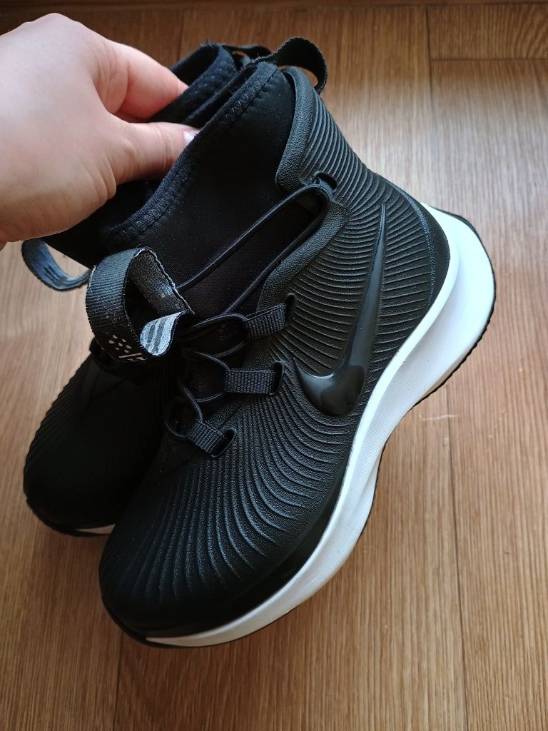 Детские демисезонные ботинки Nike