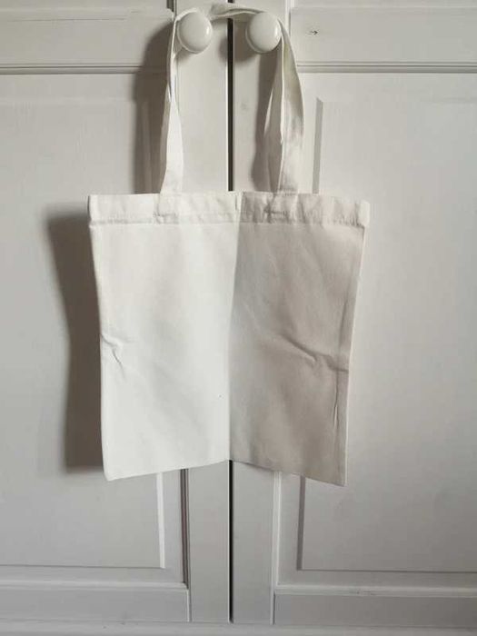 Urocza torba shopperka materiałowa na zakupy z grafiką mofusand