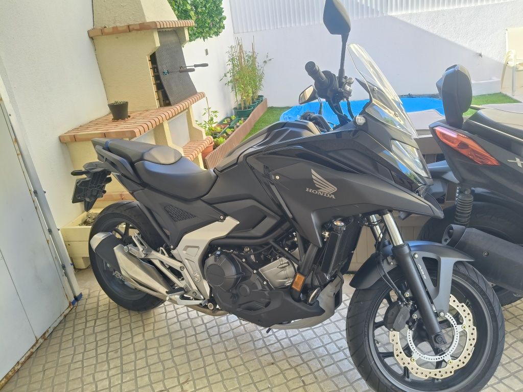 Honda NC750X apenas 2300km