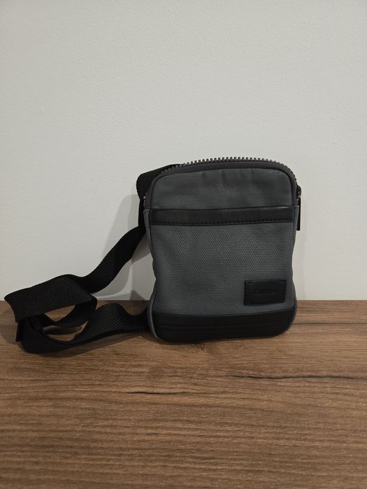 Listonoszka Calvin Klein