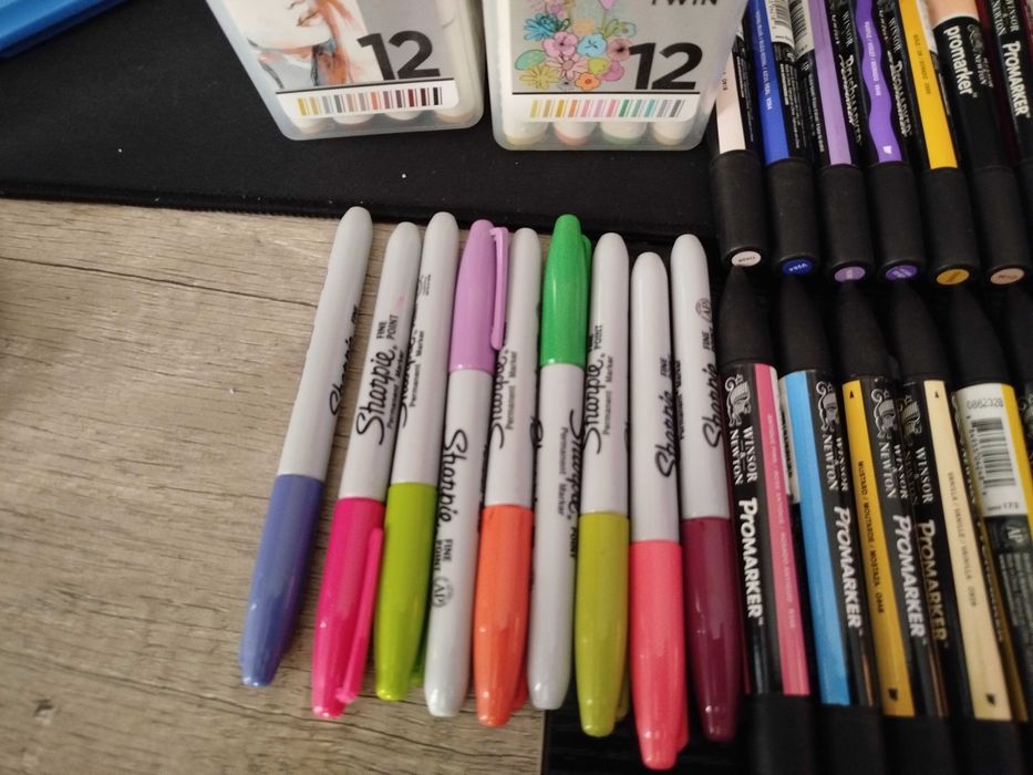 Zestaw pro markerów 77 sztuk (Winsor & Newton, Creadu, Sharpie)