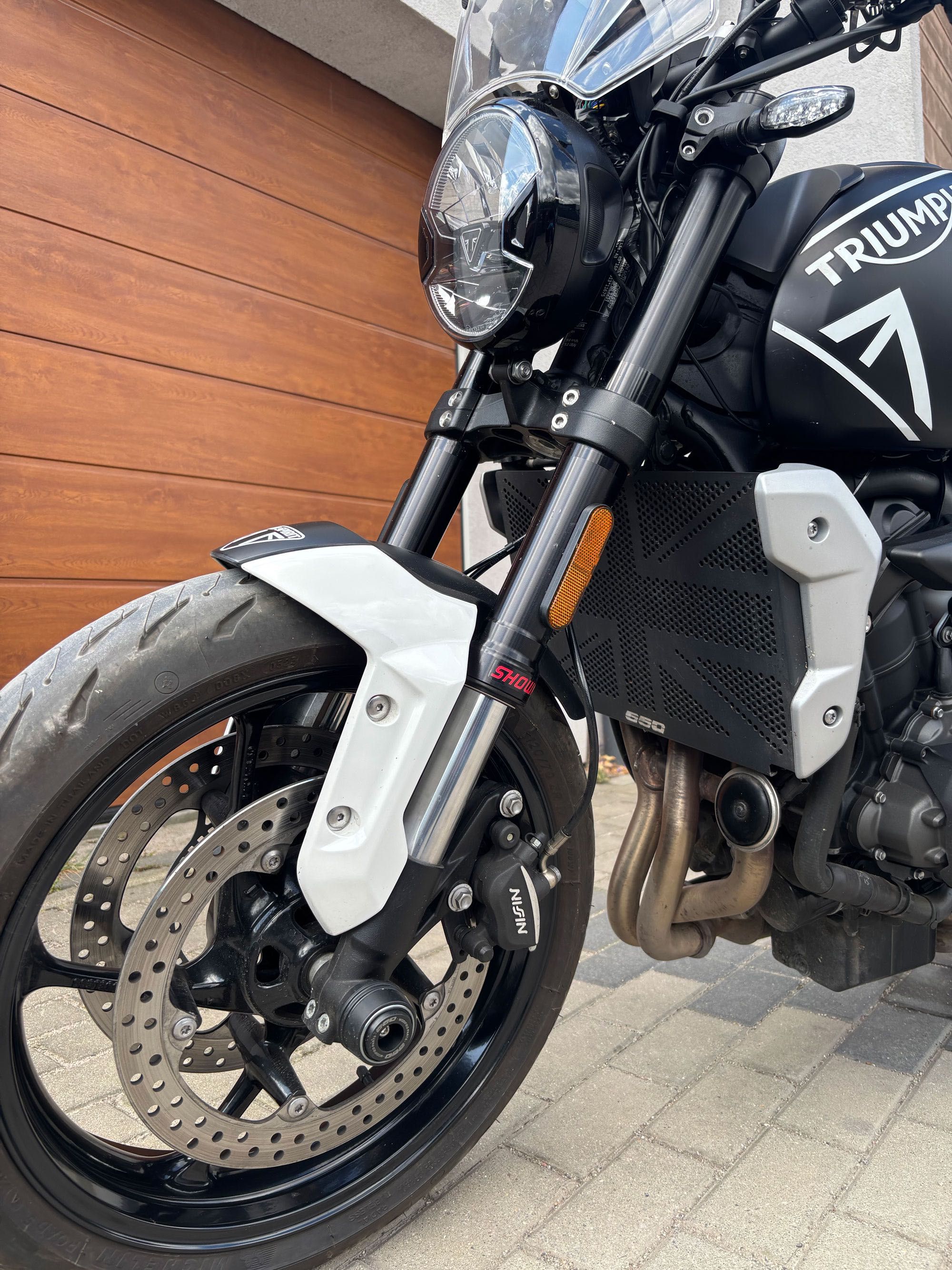 Triumph trident 660 z Roku 2023