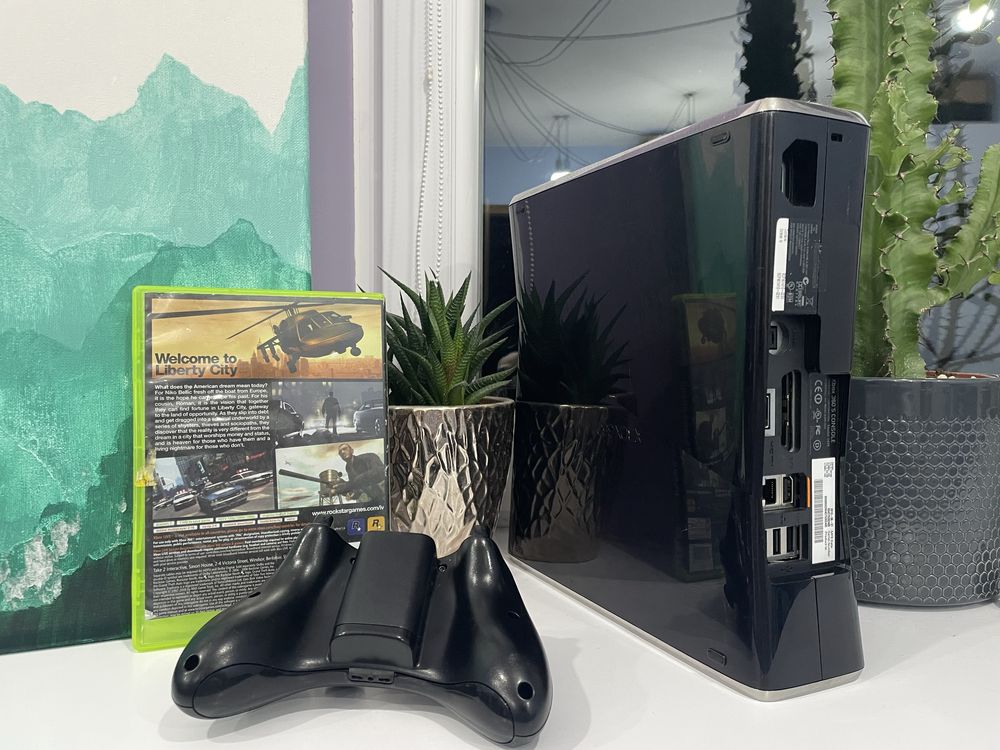 Xbox 360 Slim Z GTA 4