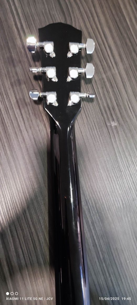 Guitarra Fender como nova