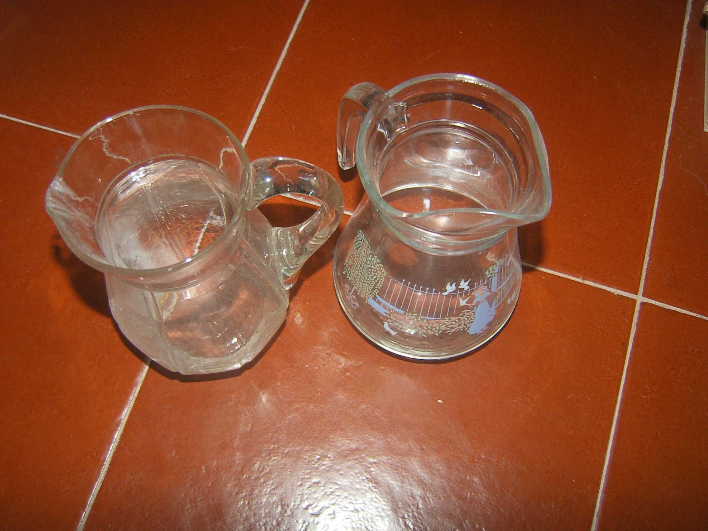 Canecas e copos de vidro