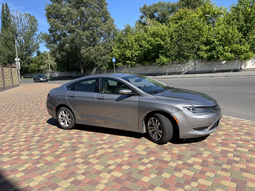 Chrysler 200 2014 2.4 AT