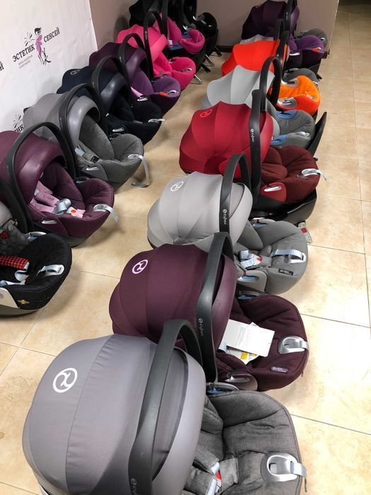 Автокрісла Шоурум Britax Römer Cybex Recaro Maxi Cosi автолюлька cloud