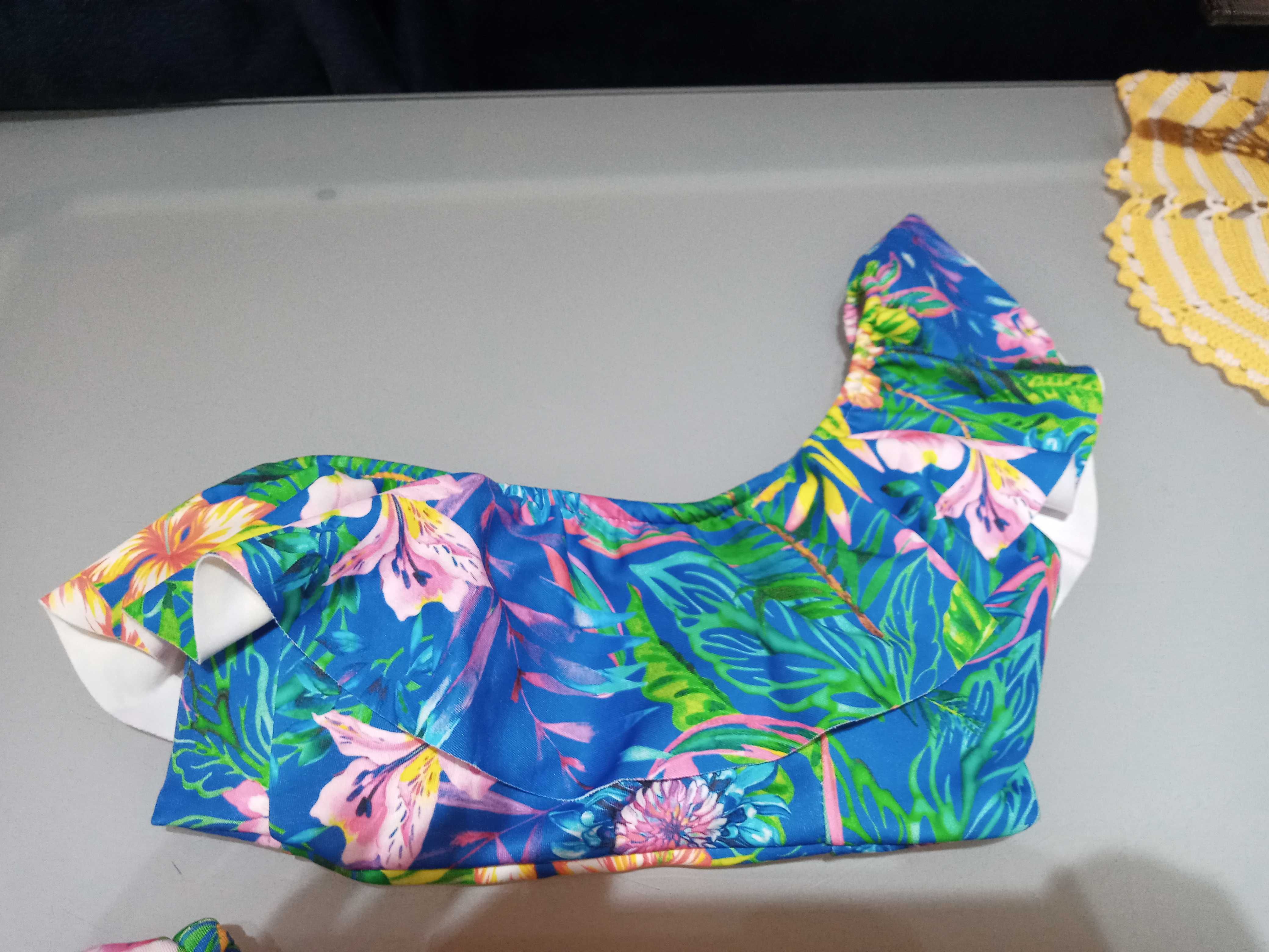 Bikini moda brasileira. Tamanho S/M forrado e com enchimento no peito