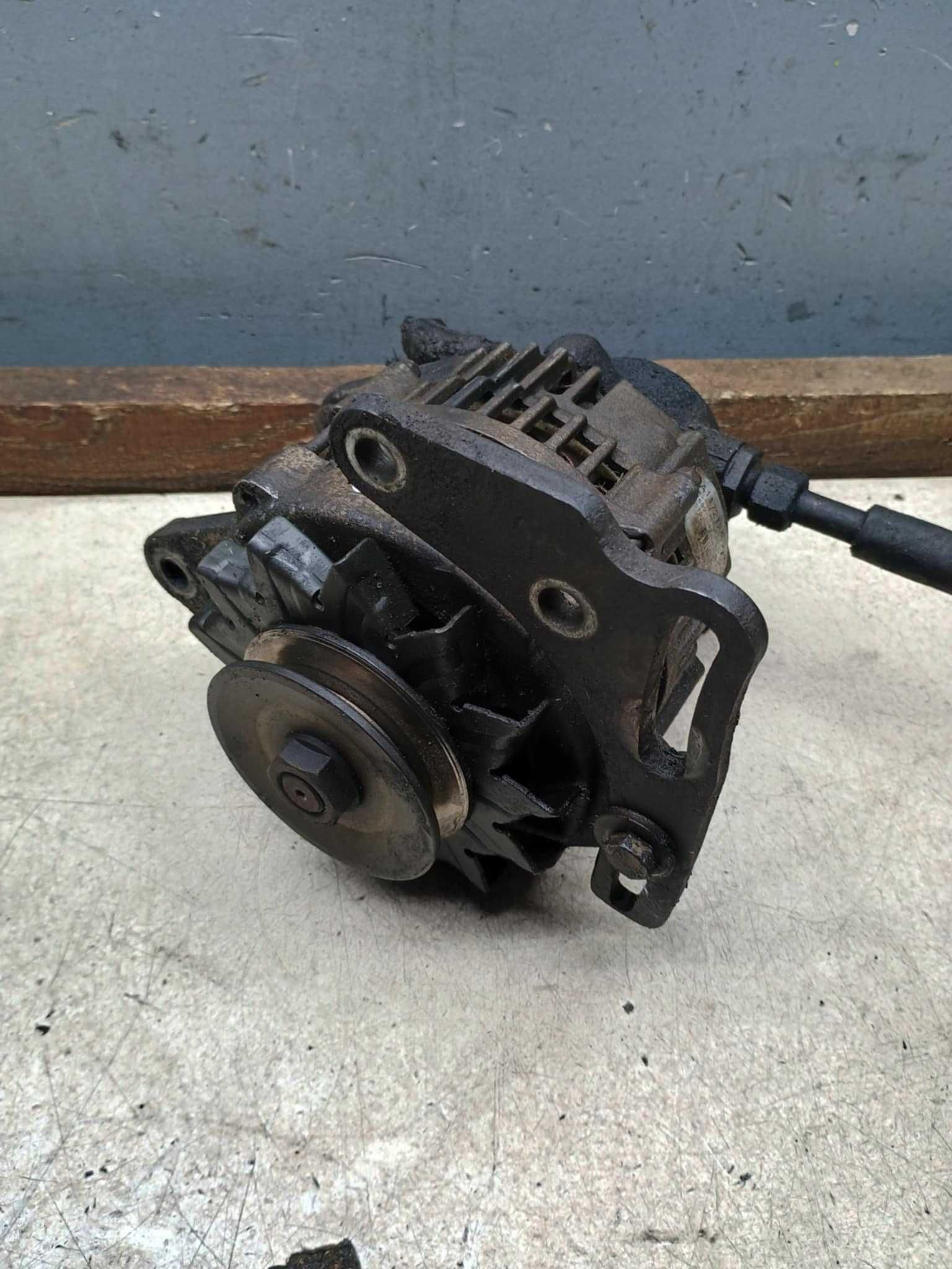 Alternator 70A Z POMPĄ VACUM Opel Corsa B Astra F Vectra B 1.5 / 1.7 d