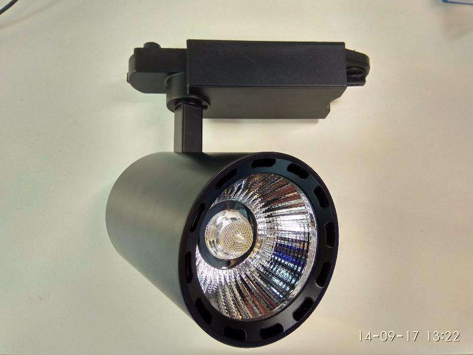 LED светильник точечный трековый 30Вт гарантия 2 года