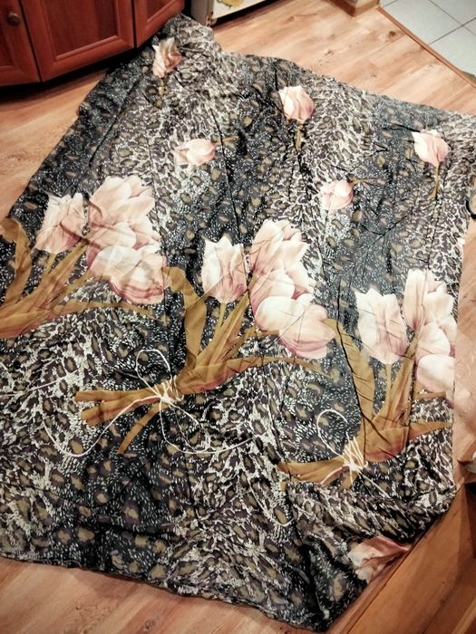 180*200.Гарна,тепла,велика ковдра