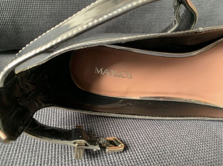 Sapatos prateados da Max&Co