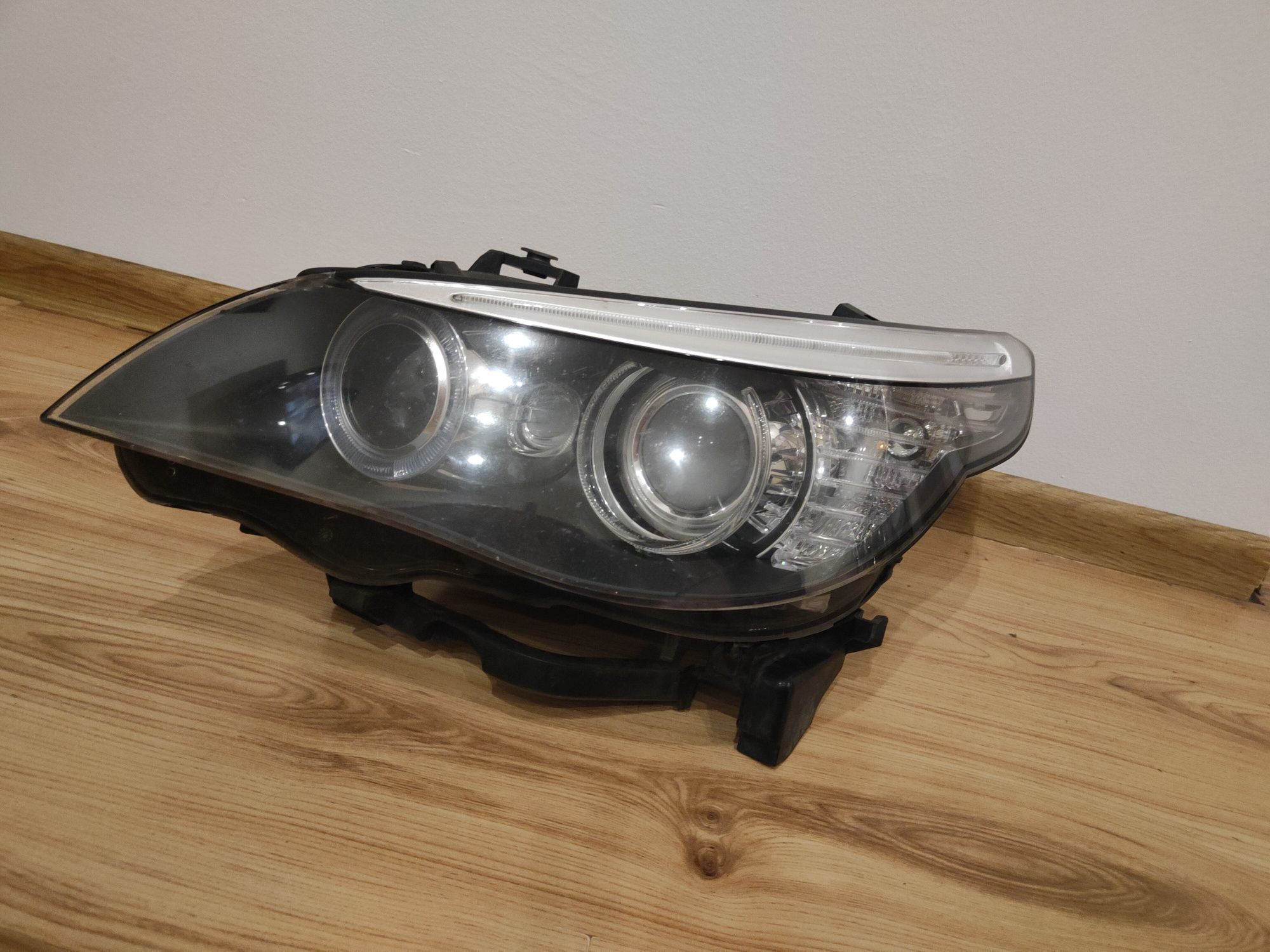 Lampa przód lewa BMW E60 biksenon