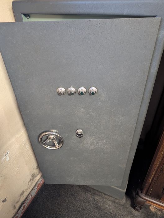 Cofre Antigo/Vintage de Alta Segurança