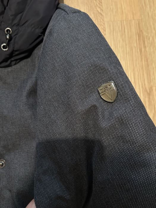 Тепла куртка  спортивна