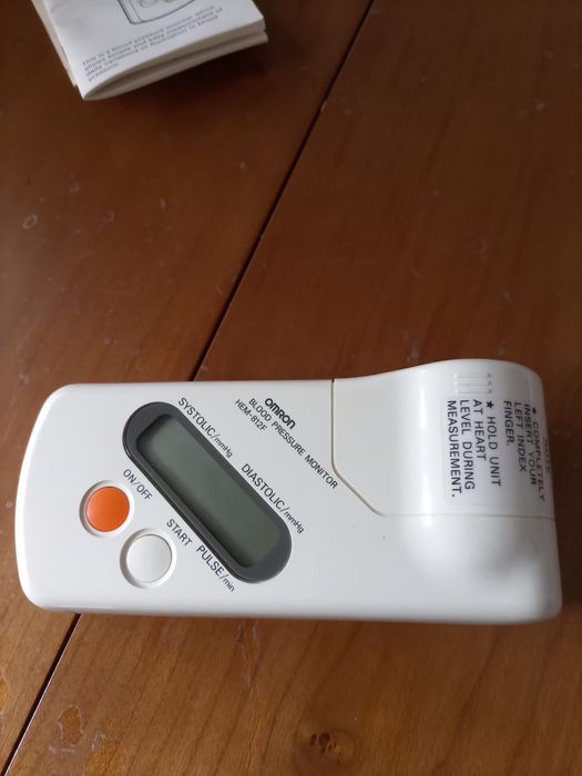 Medidor de tensão omron HEM-812F vintage