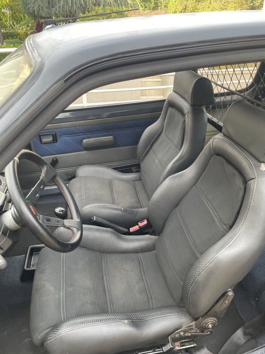 Peugeot 205 frente GTI