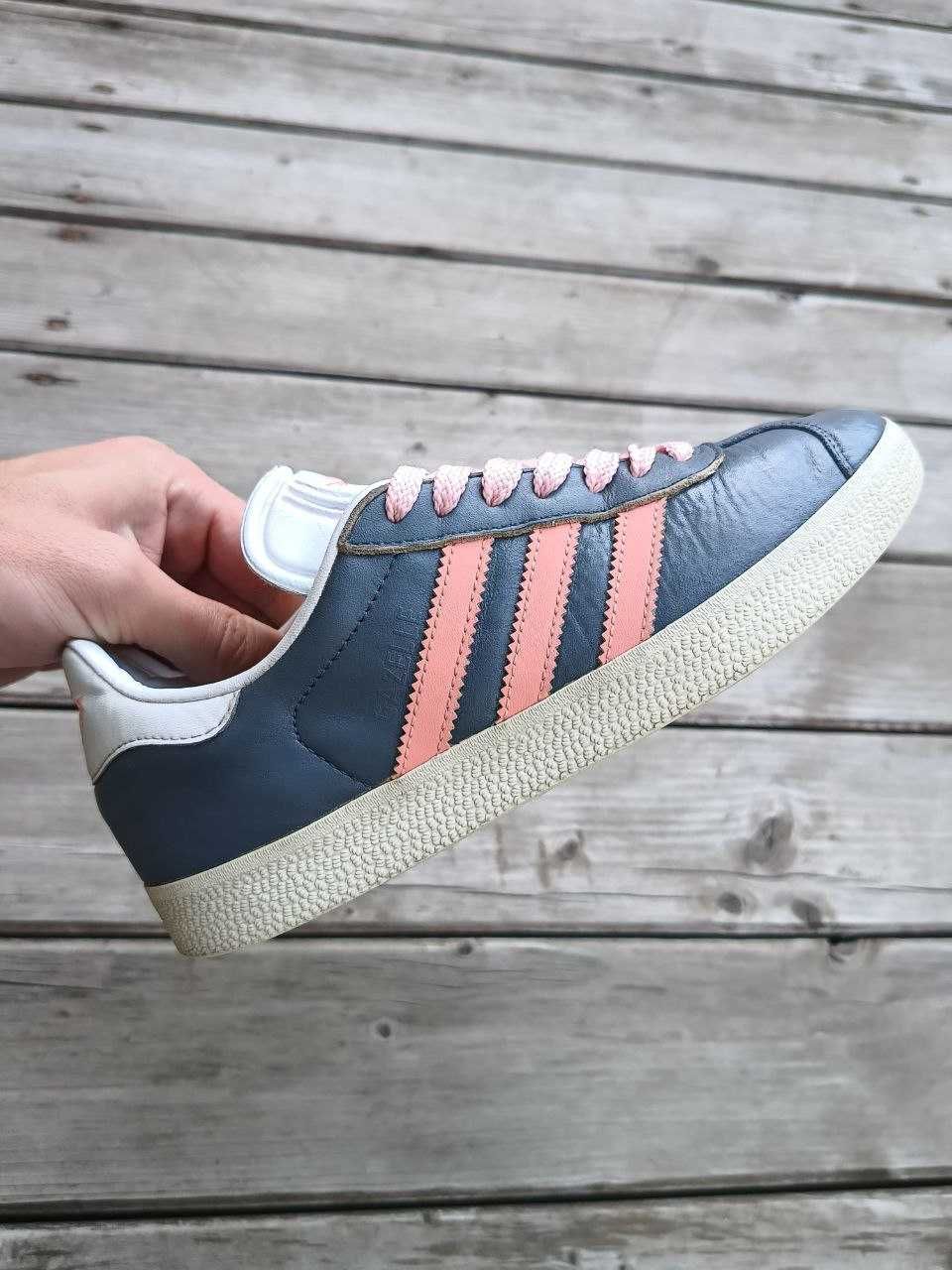 Кросівки жіночі. Кросівки Adidas. Adidas Gazelle. Кросівки.