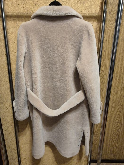 Продам шубу штучну